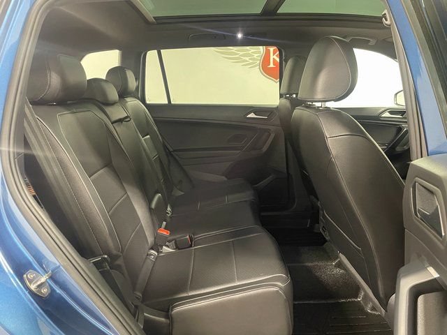 Used 2019 Volkswagen Tiguan SEL R-Line AWD/4WD image 25