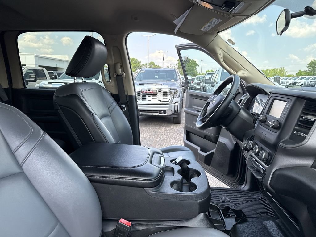 Used 2019 RAM 2500 Tradesman w/ Chrome Appearance Group AWD/4WD image 35