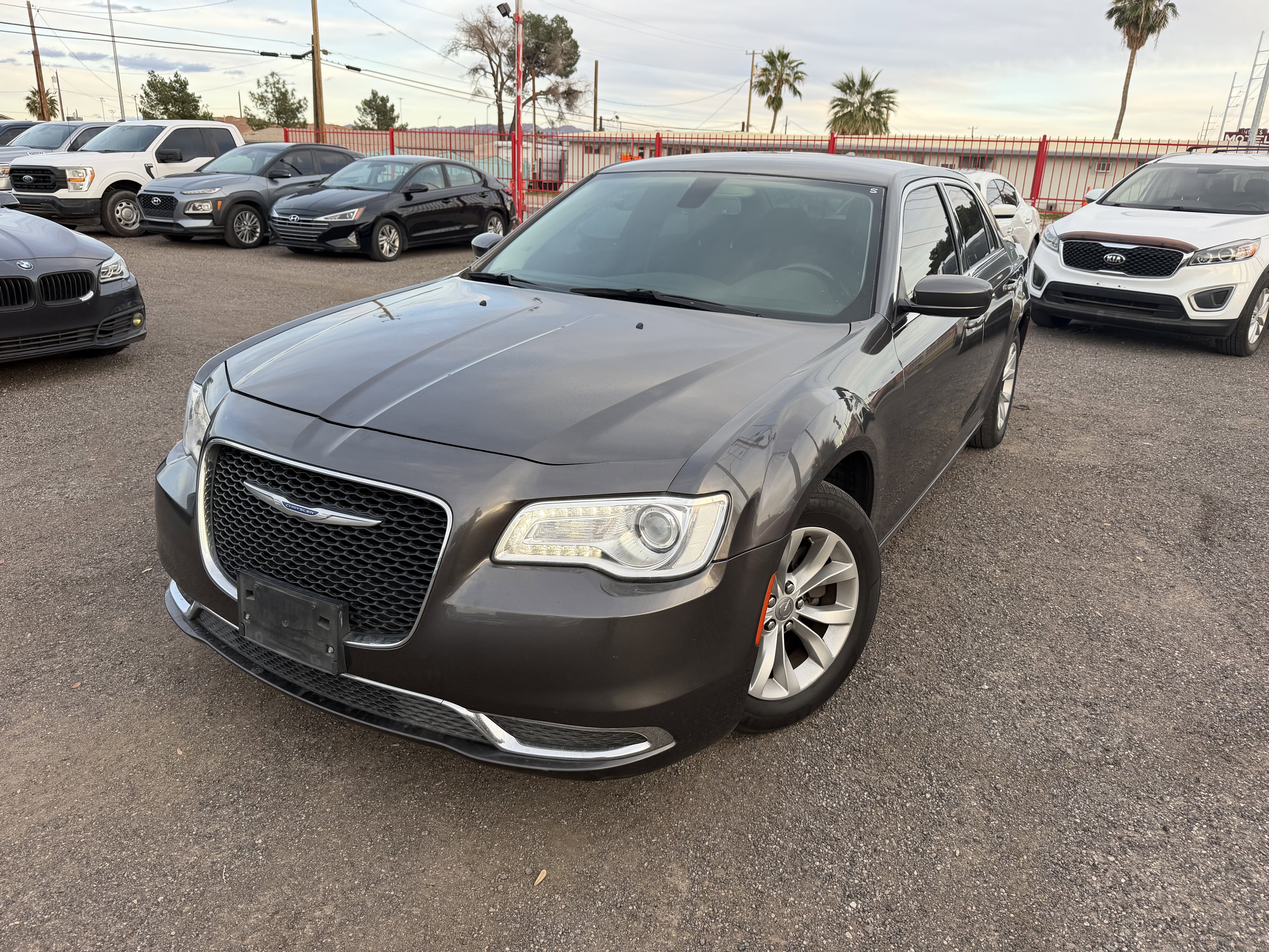 Used 2020 Chrysler 300 Touring image 1