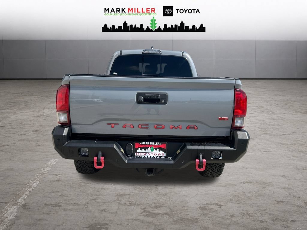 Used 2018 Toyota Tacoma TRD Off-Road w/ Technology Package AWD/4WD image 4