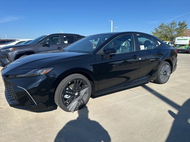 New 2026 Toyota Camry SE image 1