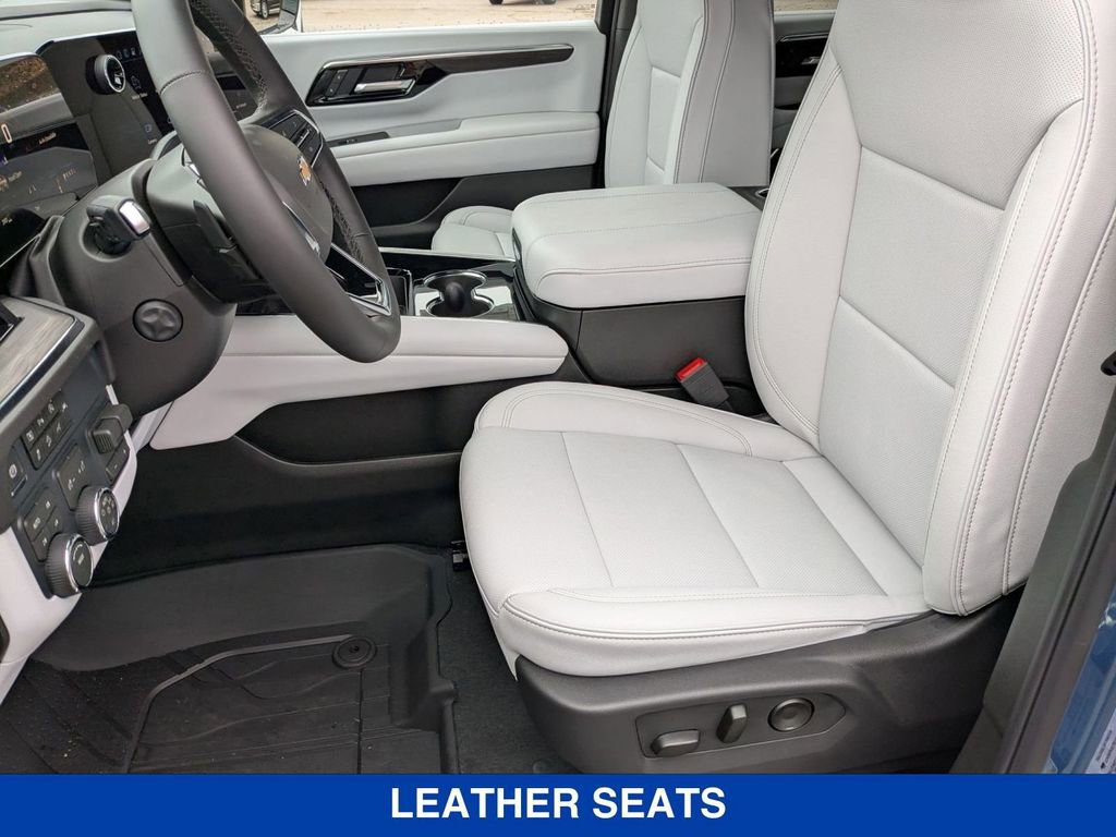 New 2026 Chevrolet Suburban Premier w/ Sun And Tow Package image 16