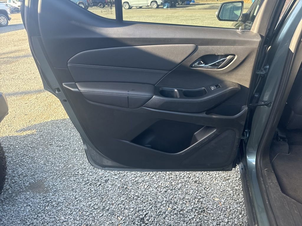 Used 2023 Chevrolet Traverse LT image 15