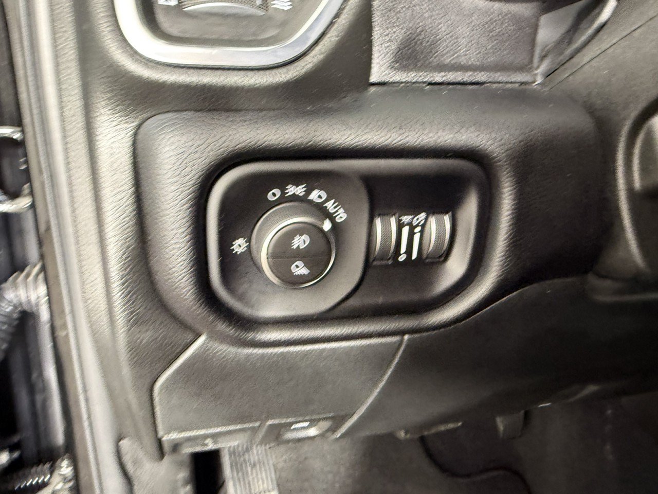Used 2026 RAM 2500 Laramie AWD/4WD image 22