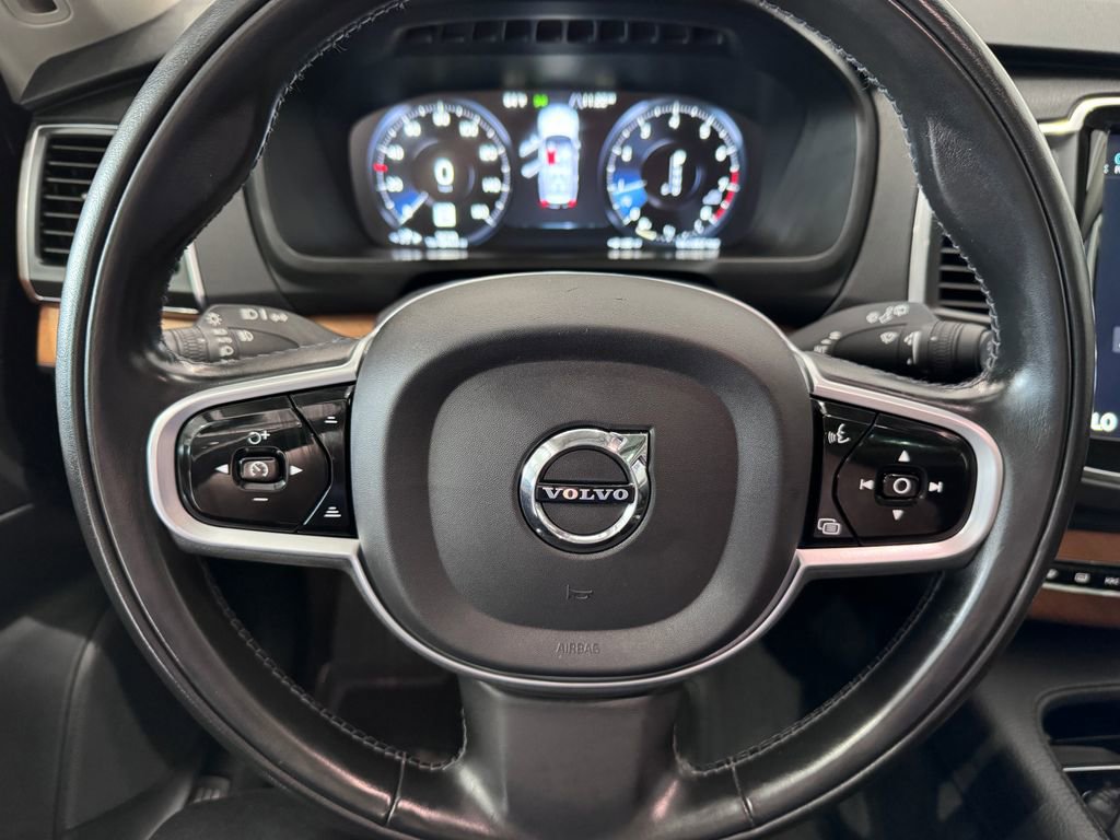 Used 2022 Volvo XC90 T6 Momentum w/ Climate Package AWD/4WD image 10