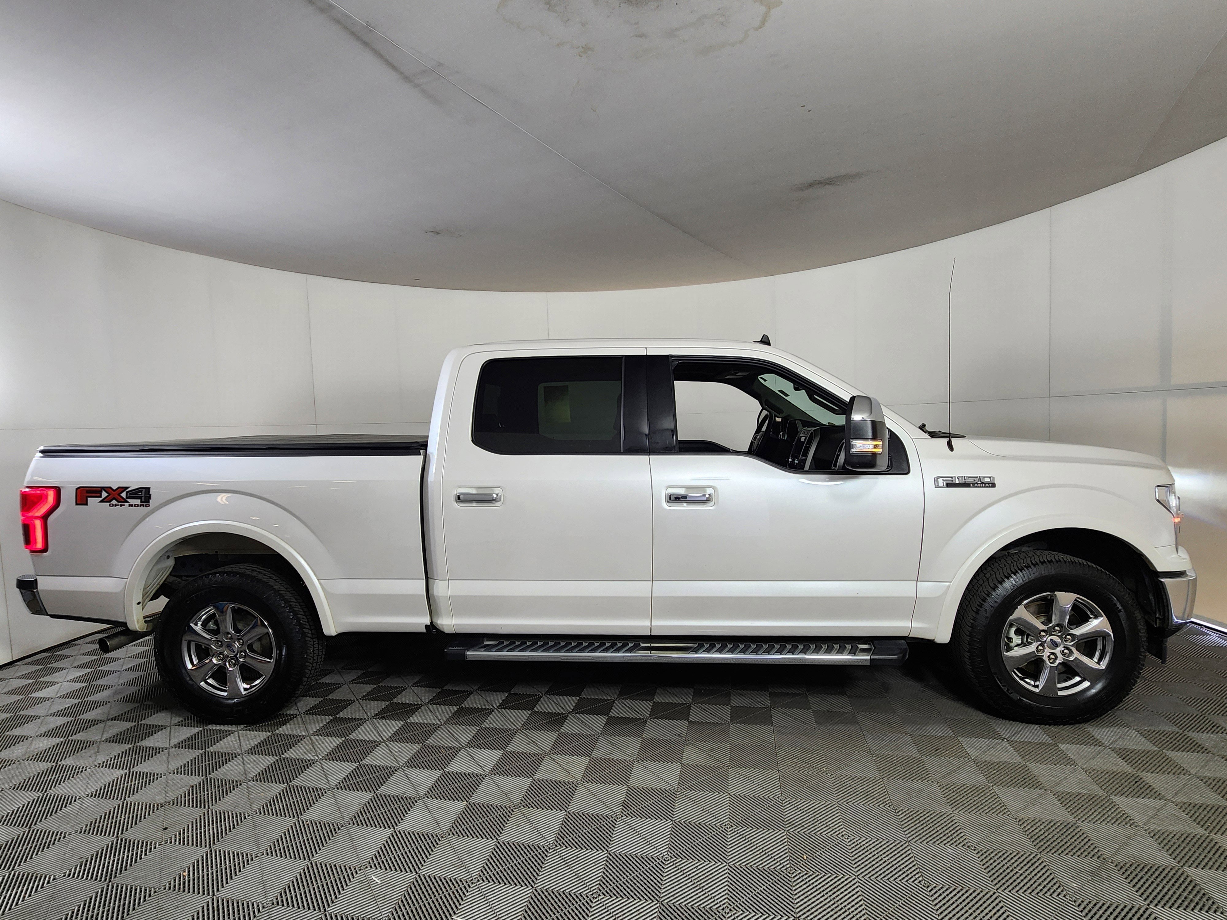 Used 2019 Ford F150 Lariat w/ Equipment Group 502A Luxury AWD/4WD image 8