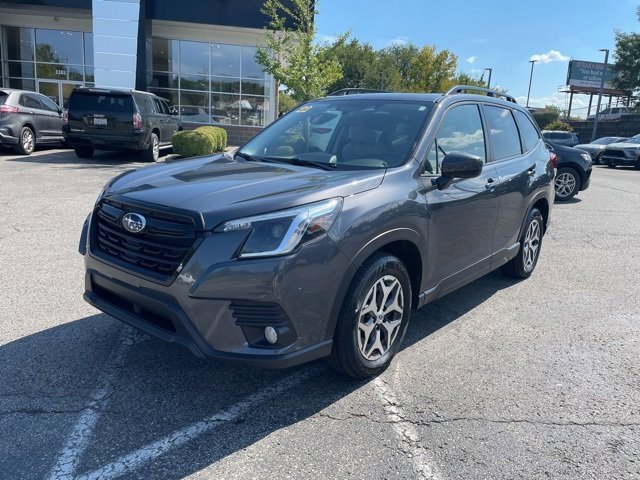 Used 2022 Subaru Forester Premium image 2