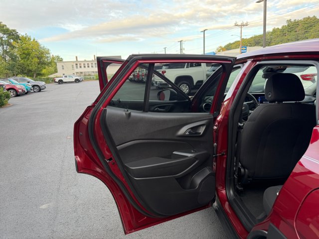 Used 2025 Chevrolet Trax LS w/ Driver Confidence Package FWD image 23