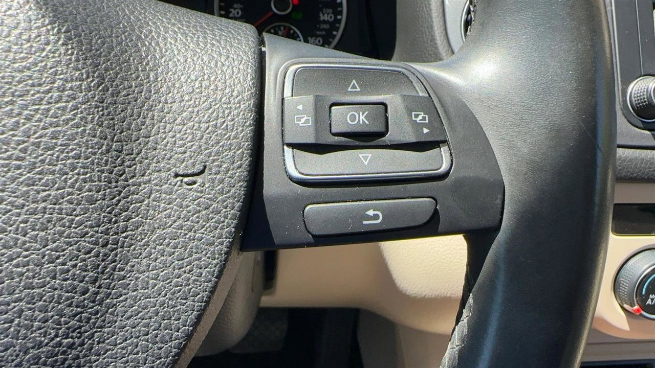 Used 2016 Volkswagen Tiguan S image 40