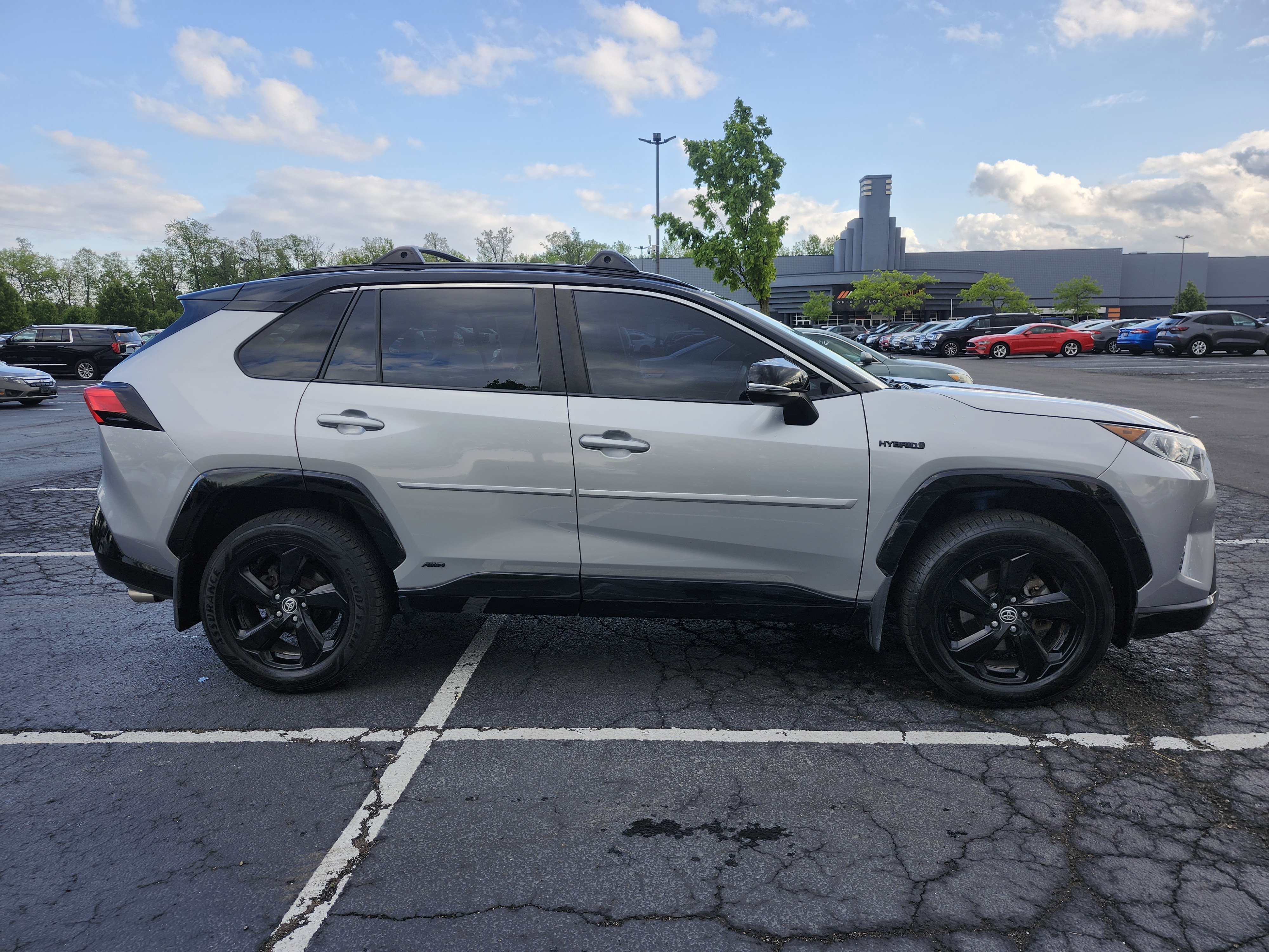 Used 2020 Toyota RAV4 XSE w/ XSE Grade Weather Package AWD/4WD image 22