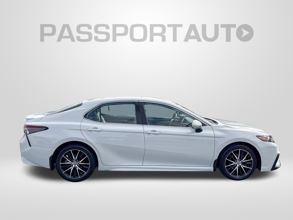Used 2024 Toyota Camry SE FWD image 9