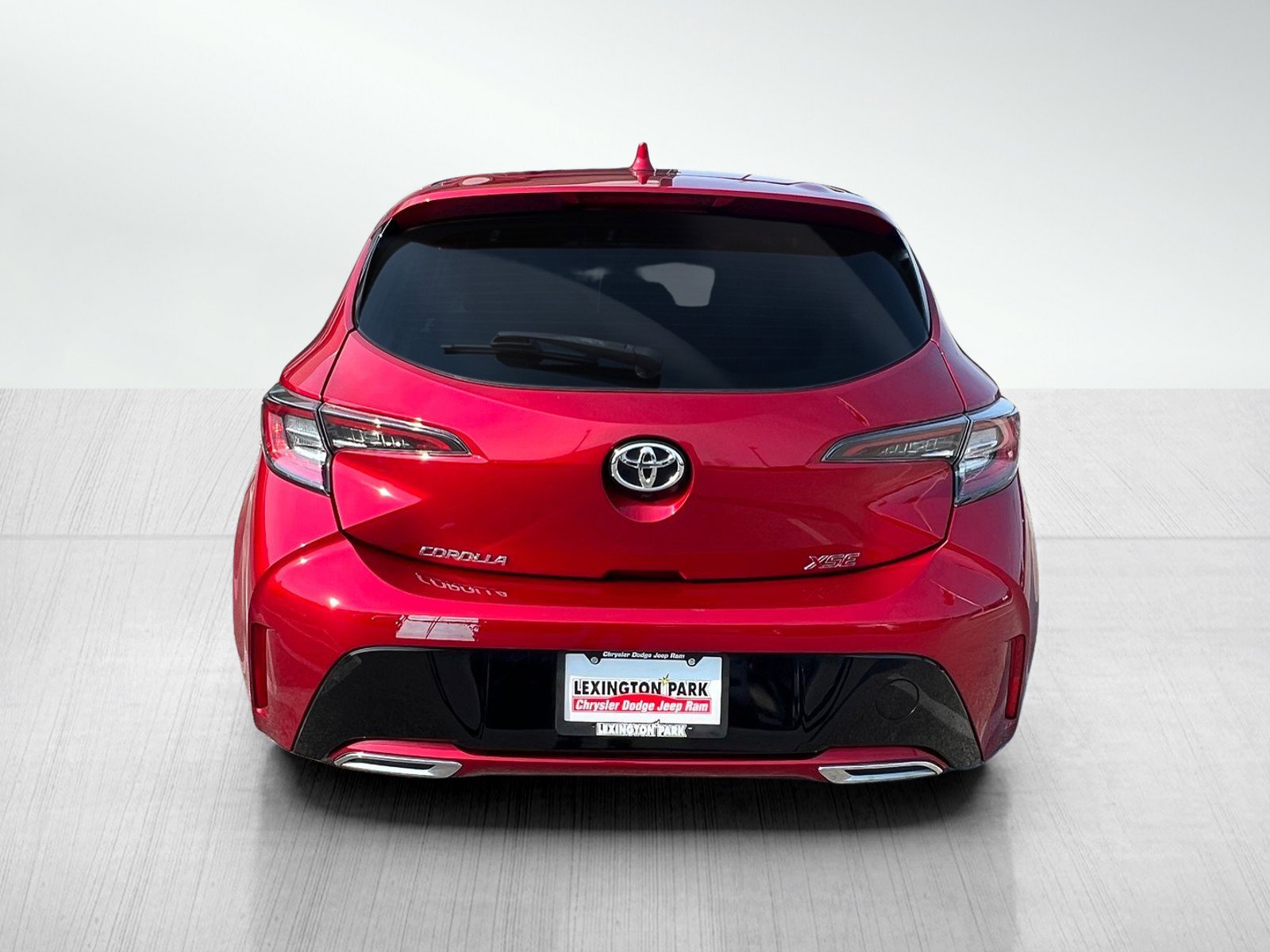 Used 2022 Toyota Corolla XSE FWD image 6
