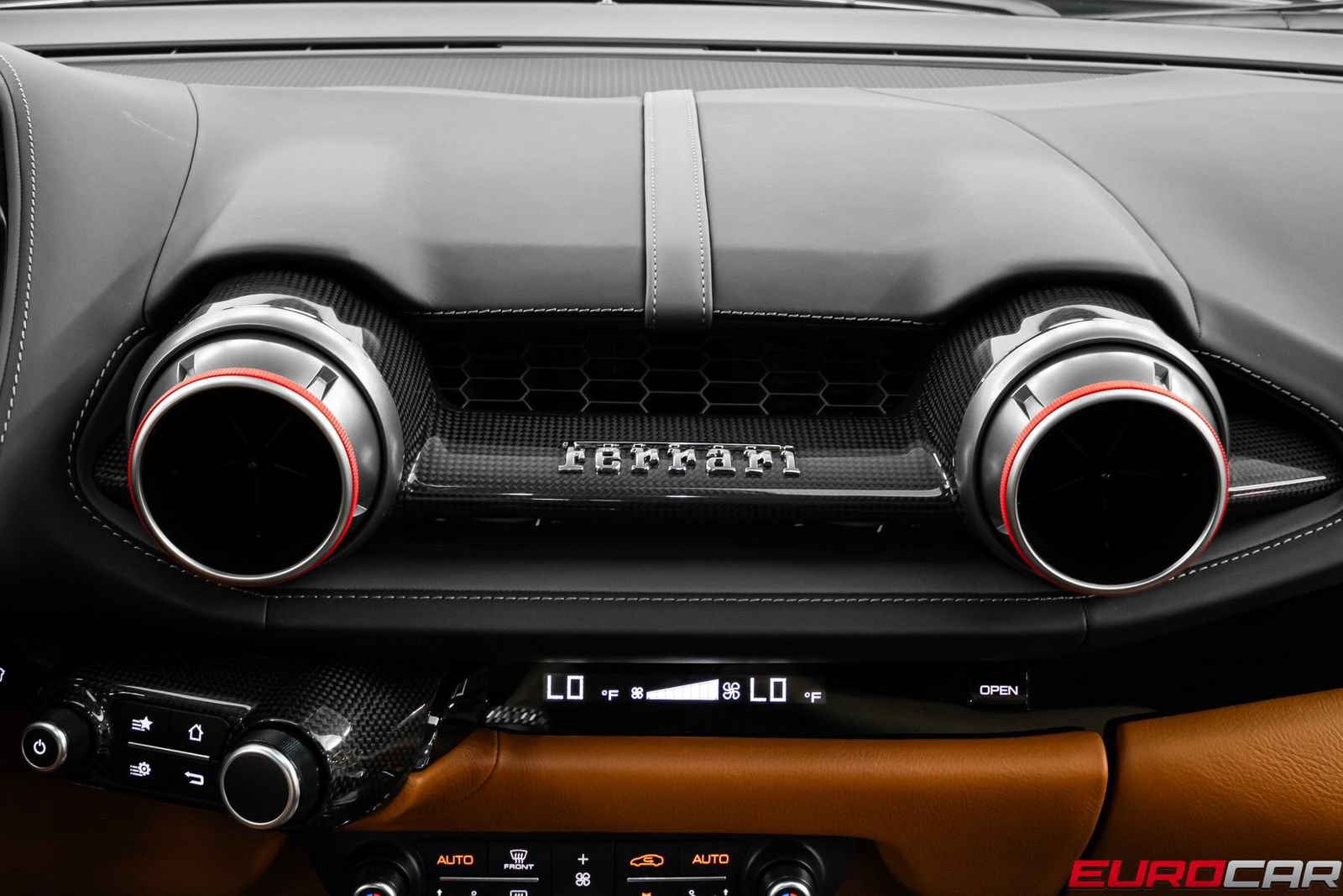 Used 2020 Ferrari 812 Superfast RWD image 34