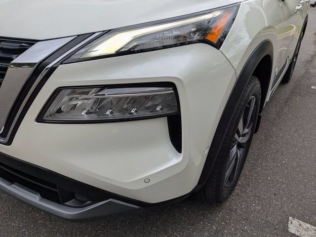 Used 2023 Nissan Rogue SL w/ SL Premium Package FWD image 5