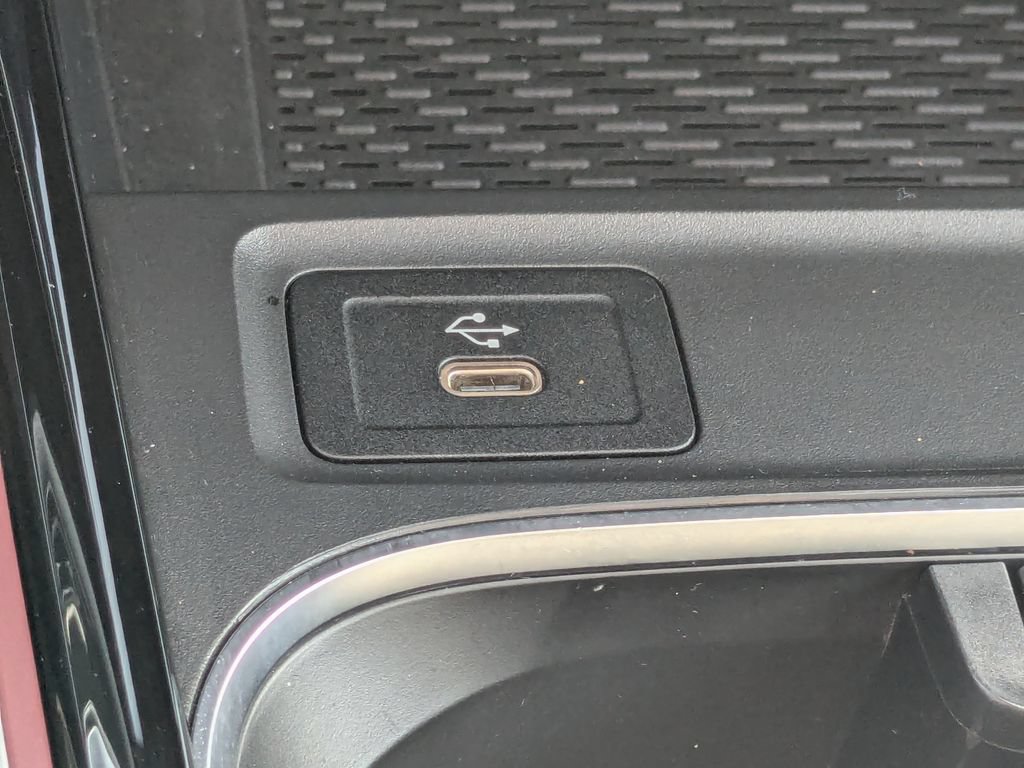Certified 2024 Mercedes-Benz GLB 250 image 8