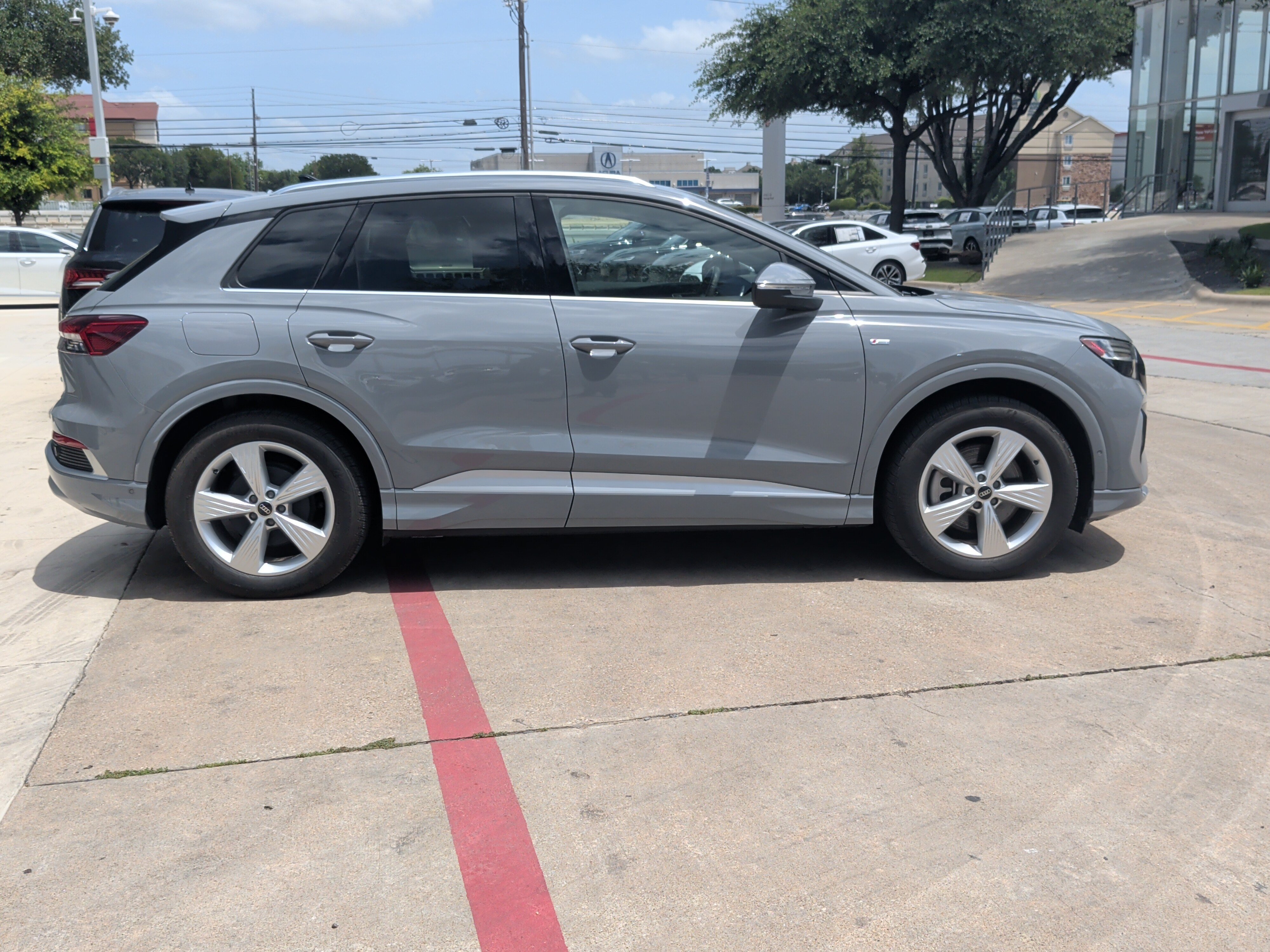 Certified 2024 Audi Q4 e-tron Prestige AWD/4WD image 11