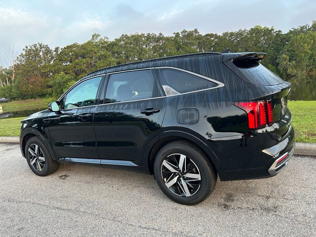Used 2022 Kia Sorento S w/ Panoramic Sunroof Package FWD image 3