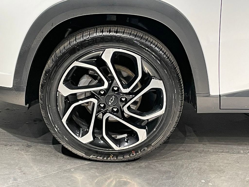 Used 2024 Chevrolet Trax RS w/ Driver Confidence Package image 34