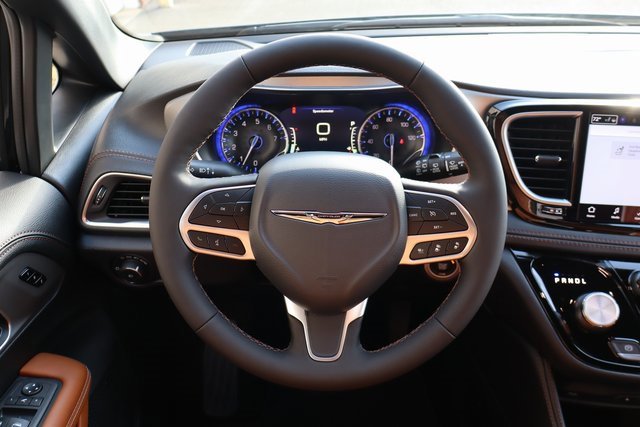 New 2026 Chrysler Pacifica Pinnacle w/ Trailer Tow Group image 18