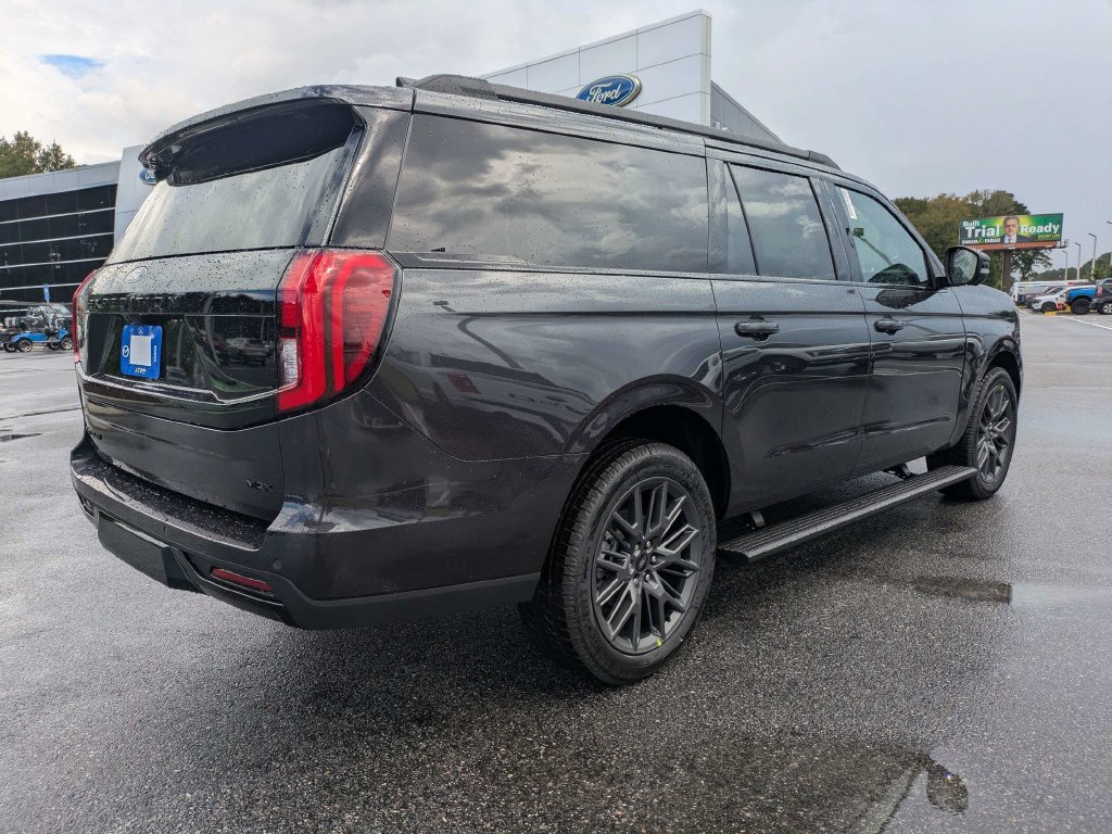 New 2027 Ford Expedition Max Platinum w/ Stealth Appearance Package AWD/4WD image 4