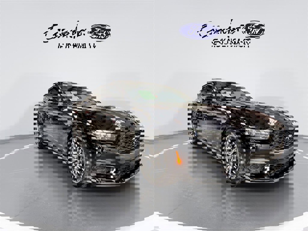 Used 2024 Ford Mustang Coupe image 2