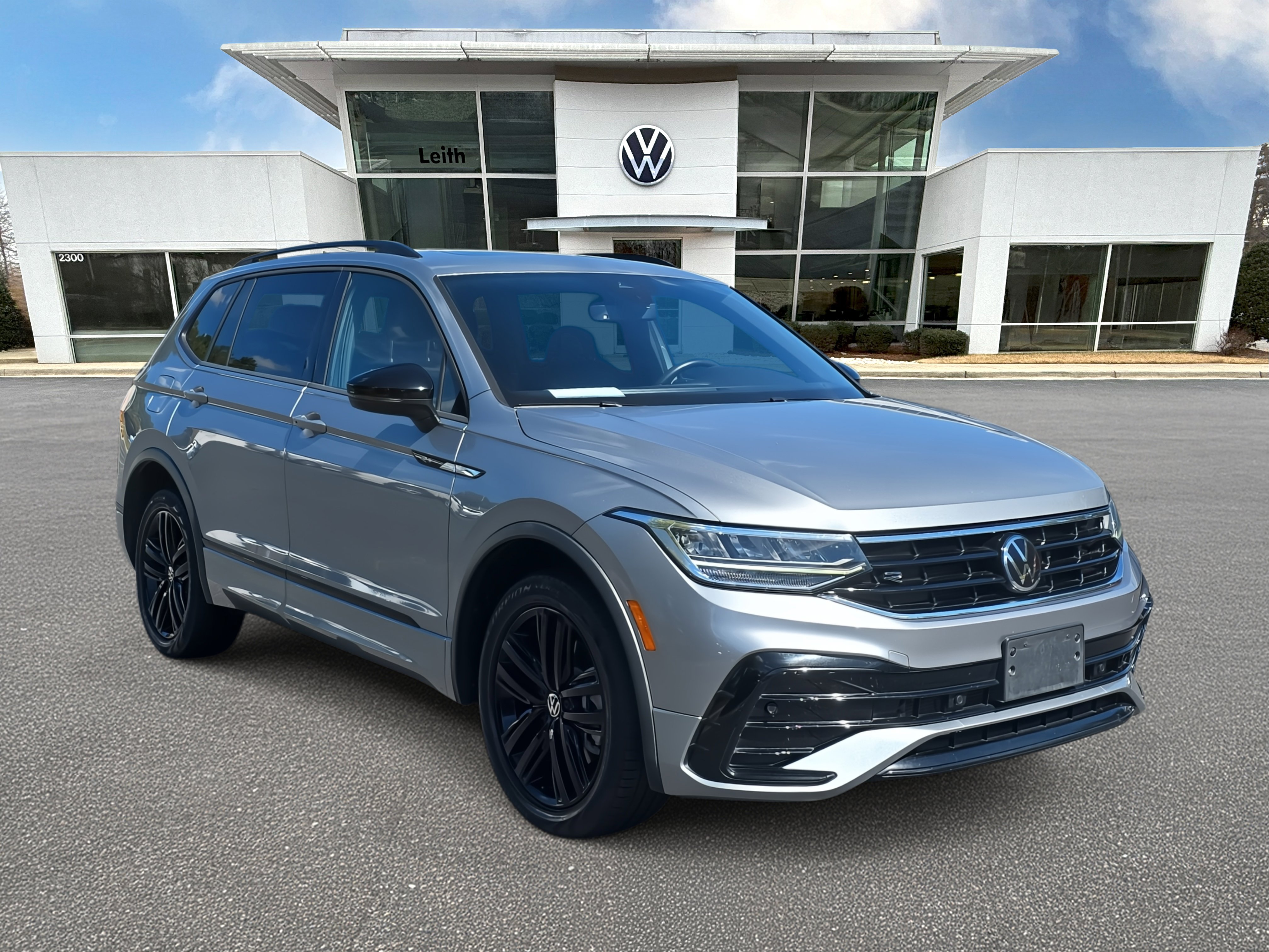Used 2022 Volkswagen Tiguan SE R-Line