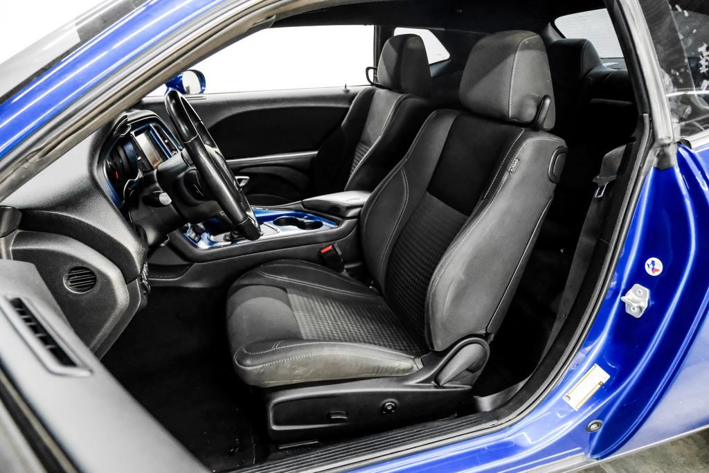 Used 2019 Dodge Challenger SXT w/ Blacktop Package RWD image 38
