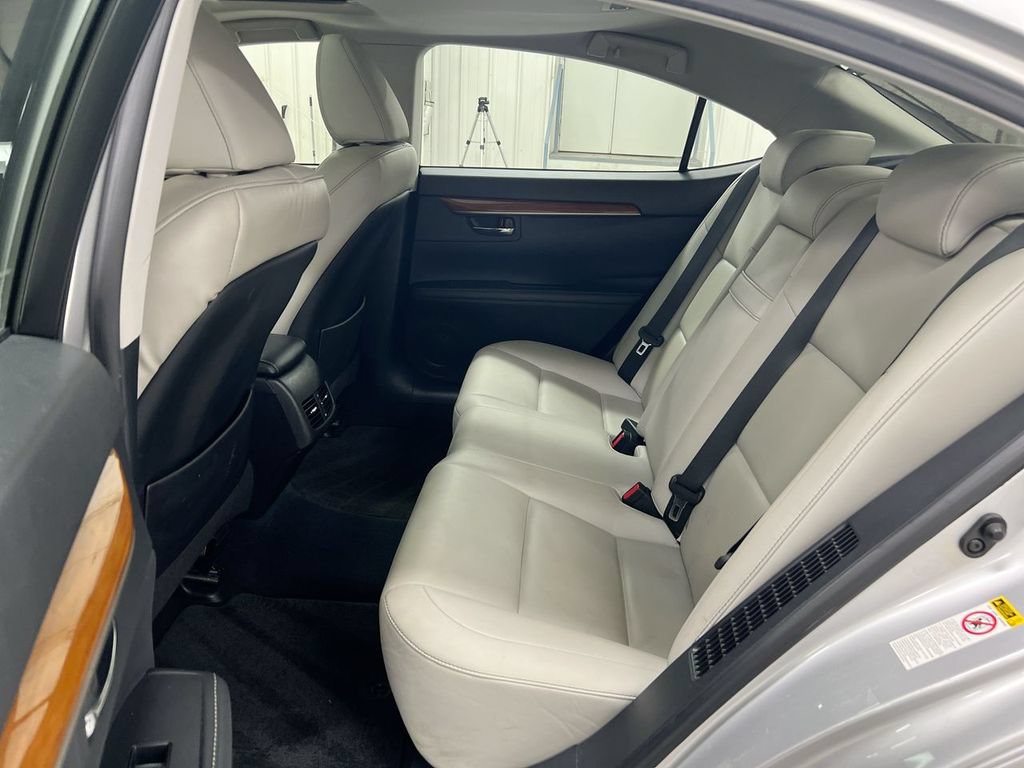 Used 2013 Lexus ES 300h w/ Premium Pkg FWD image 23