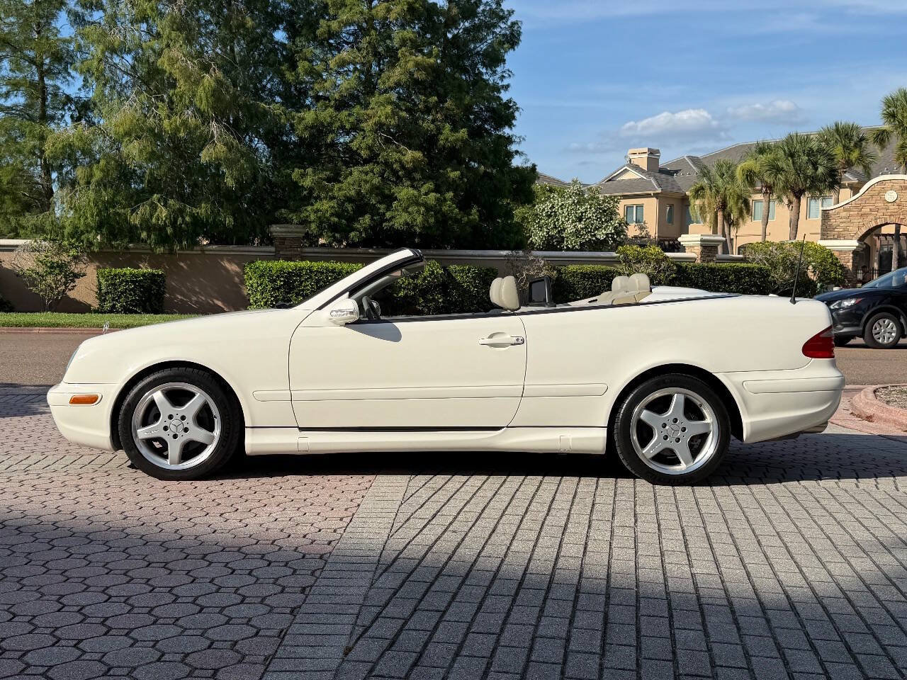 Used 2003 Mercedes-Benz CLK 430 Cabriolet image 3