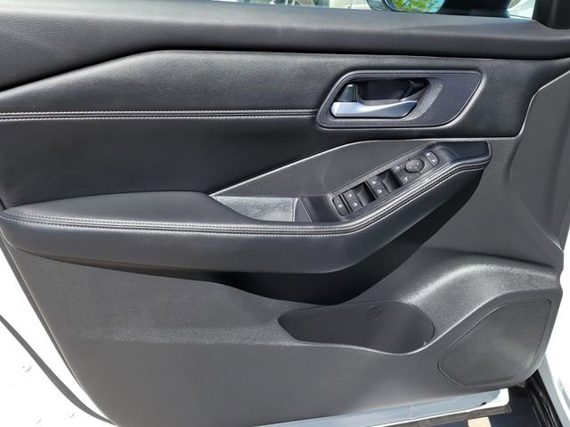 Used 2024 Nissan Rogue SV w/ SV Premium Package AWD/4WD image 7