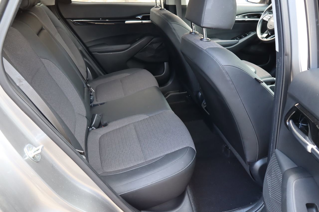 Used 2022 Kia Seltos S FWD image 16