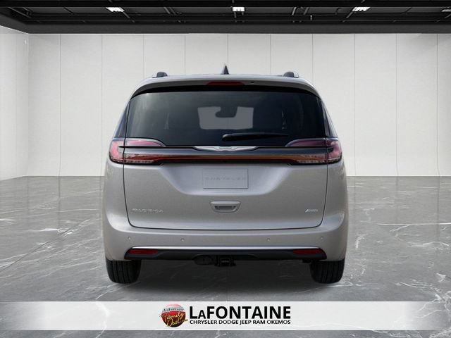 New 2026 Chrysler Pacifica Pinnacle w/ Trailer Tow Group AWD/4WD image 7