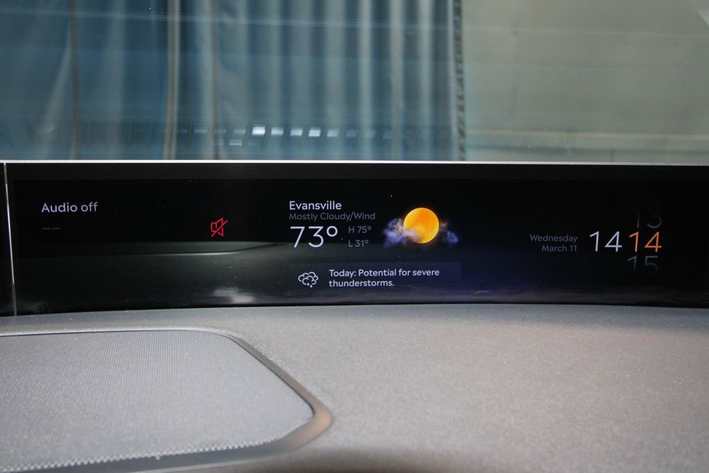 Used 2025 Lincoln Navigator Reserve image 16