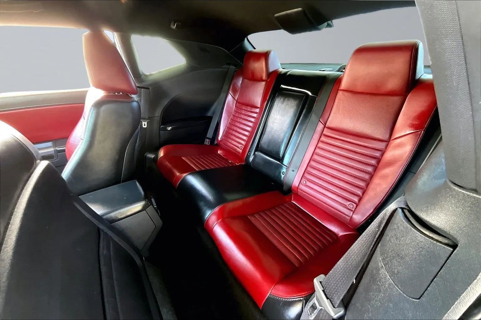 Used 2014 Dodge Challenger R/T Plus RWD image 18