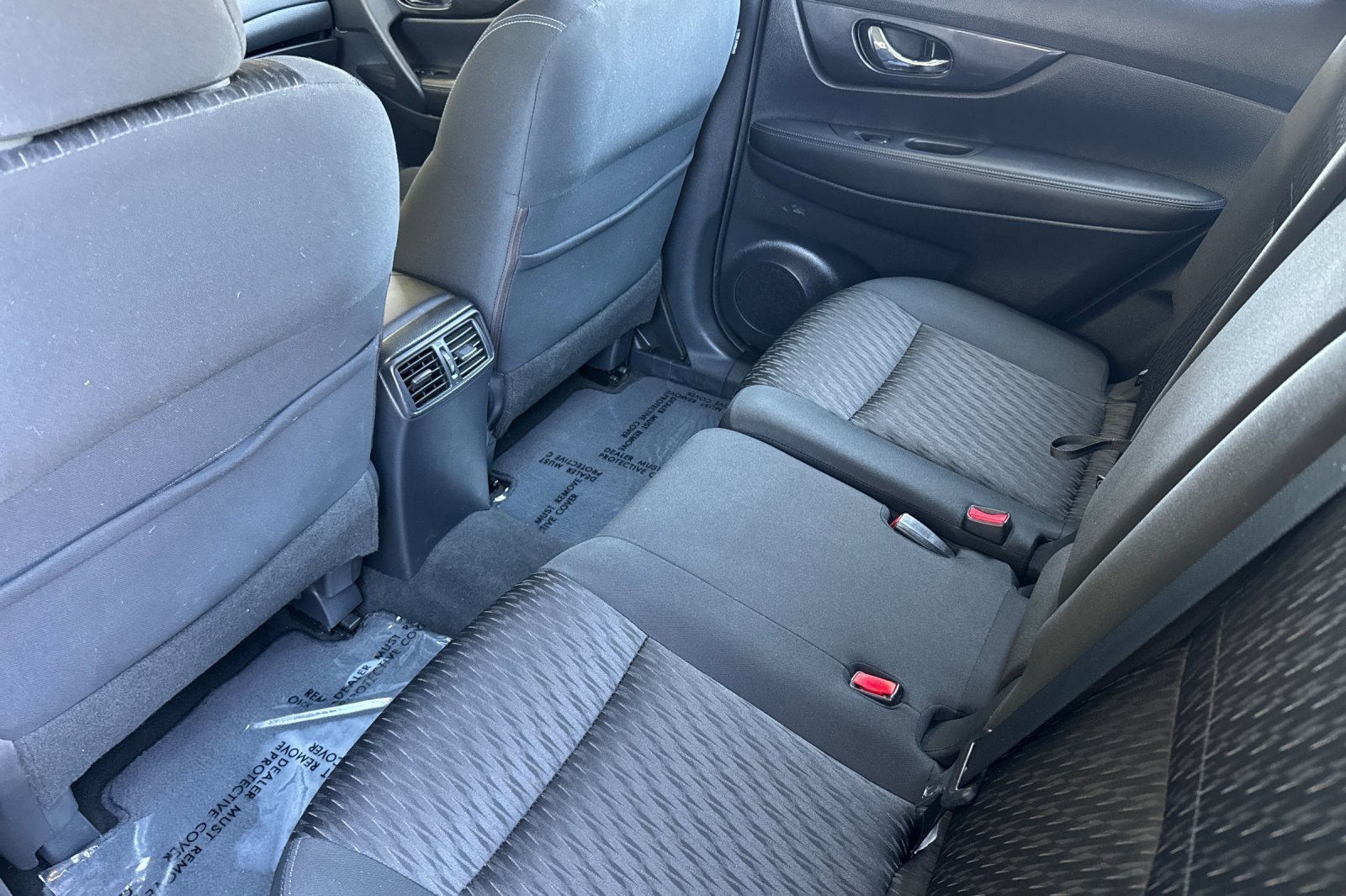 Used 2018 Nissan Rogue S image 11