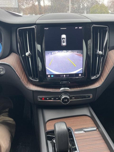 Used 2022 Volvo XC60 B5 Momentum w/ Protection Package Premier image 13