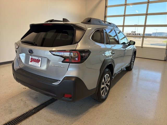 Used 2023 Subaru Outback Premium AWD/4WD image 8
