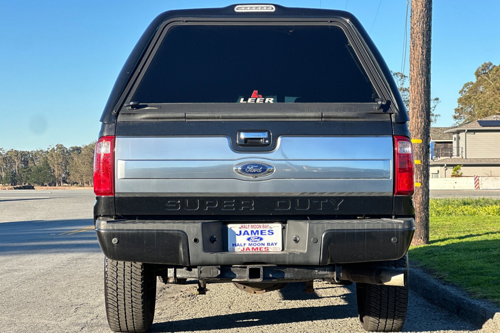 Used 2015 Ford F250 Platinum w/ FX4 Off-Road Package image 4