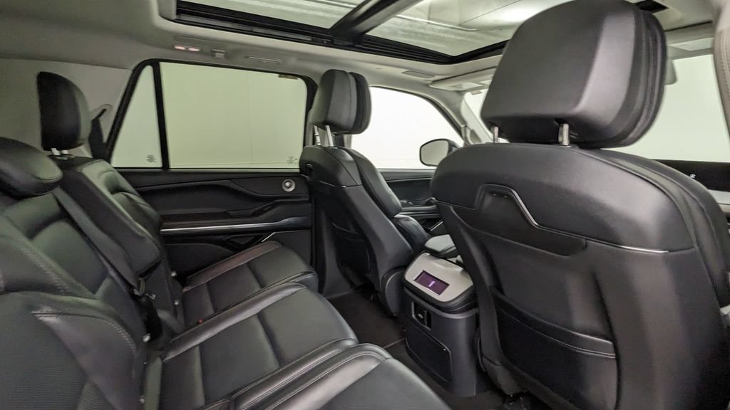 Used 2026 Lincoln Navigator L Reserve AWD/4WD image 42