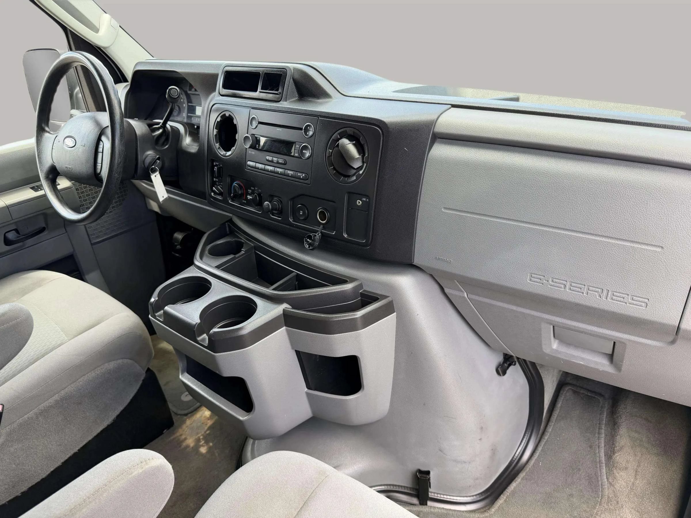 Used 2012 Ford E-350 and Econoline 350 XLT RWD image 18