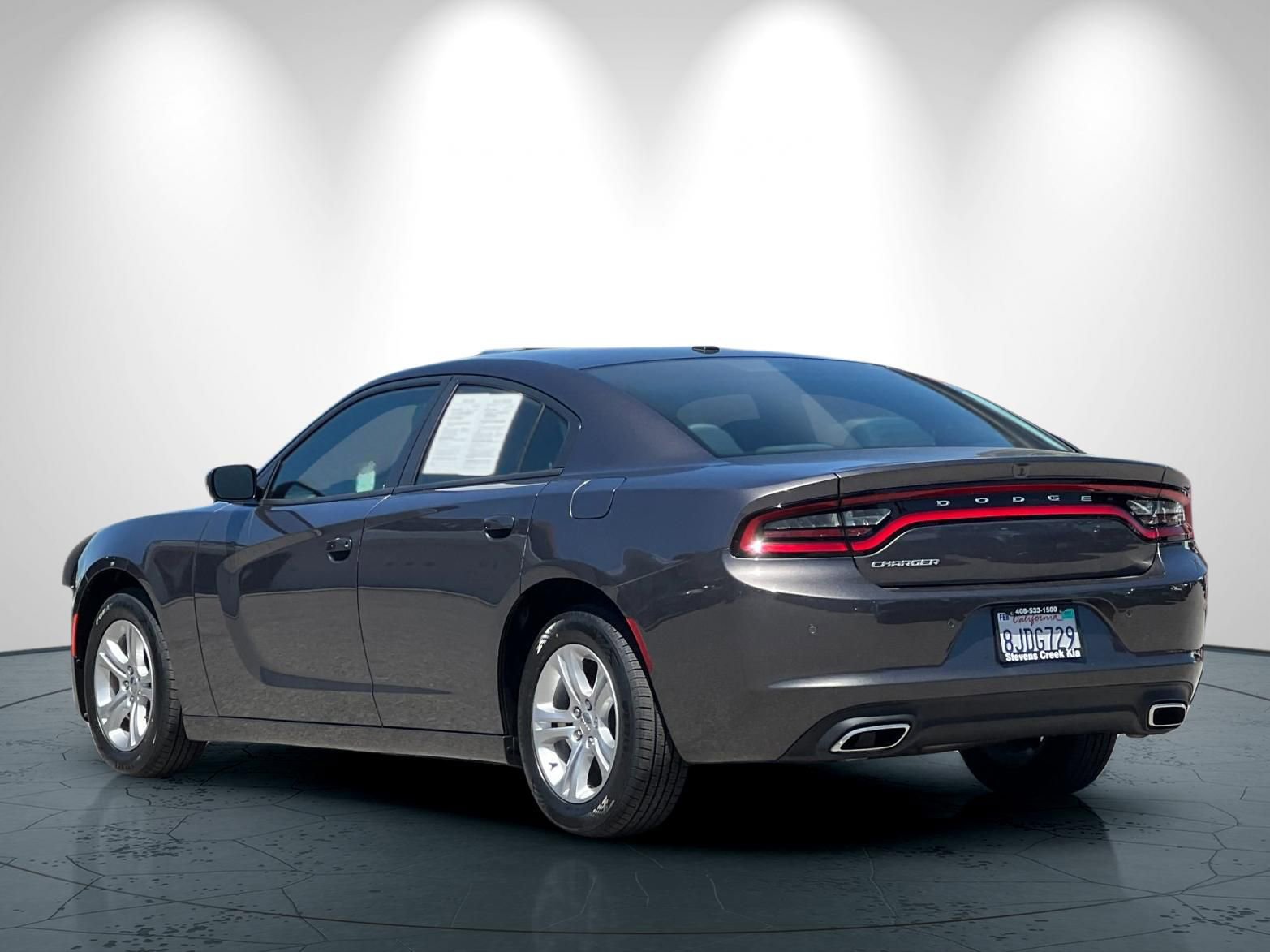 Used 2019 Dodge Charger SXT RWD image 6