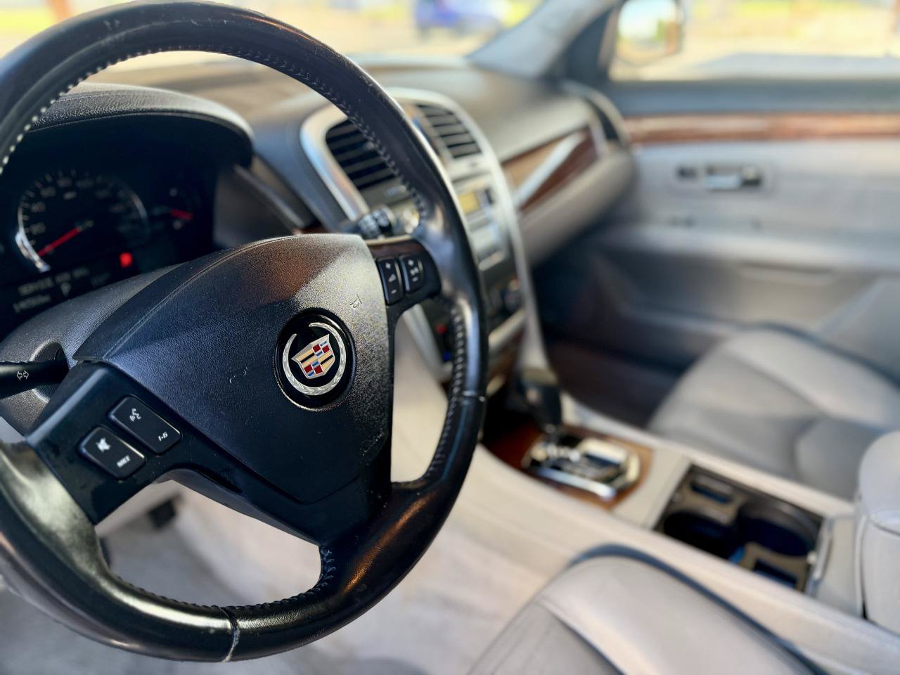Used 2007 Cadillac SRX w/ Utility Package RWD image 16