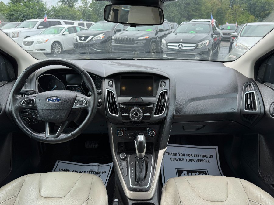 Used 2016 Ford Focus Titanium w/ Titanium Technology Package FWD image 21