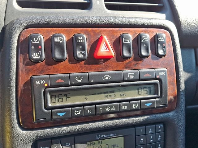 Used 1999 Mercedes-Benz CLK 320 Cabriolet image 23