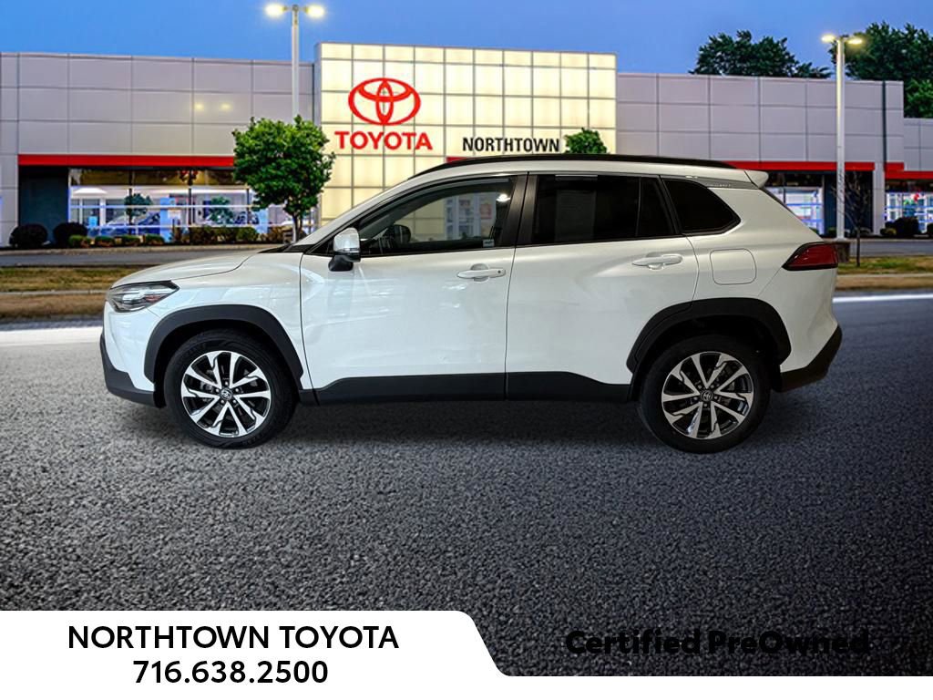 Used 2023 Toyota Corolla Cross XLE AWD/4WD image 2
