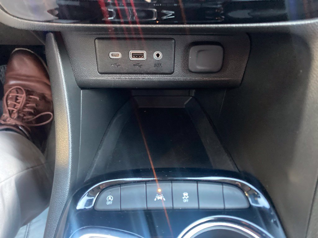 Used 2023 Buick Encore GX Essence w/ Experience Buick Package FWD image 34