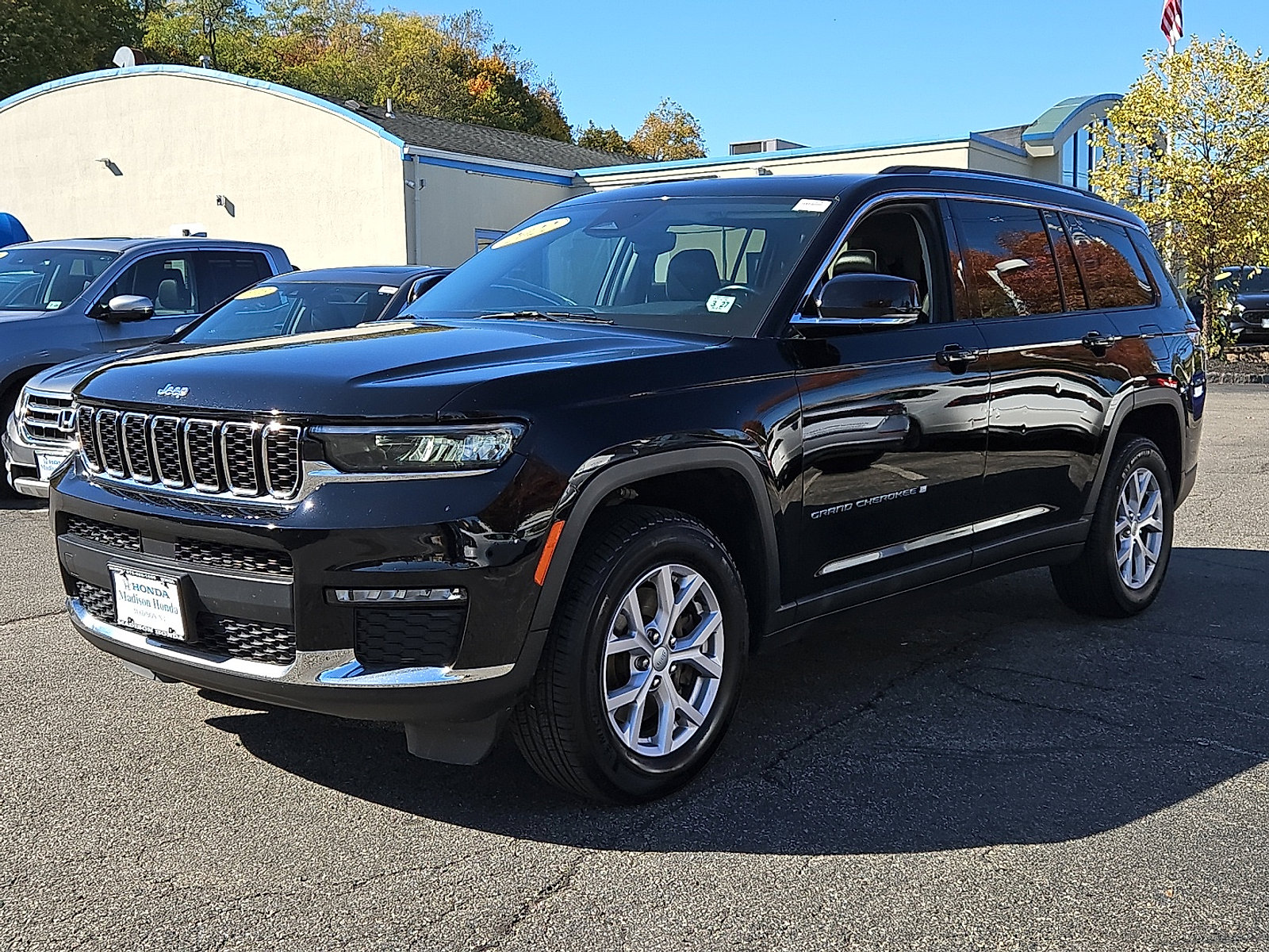 Used 2022 Jeep Grand Cherokee L Limited image 3