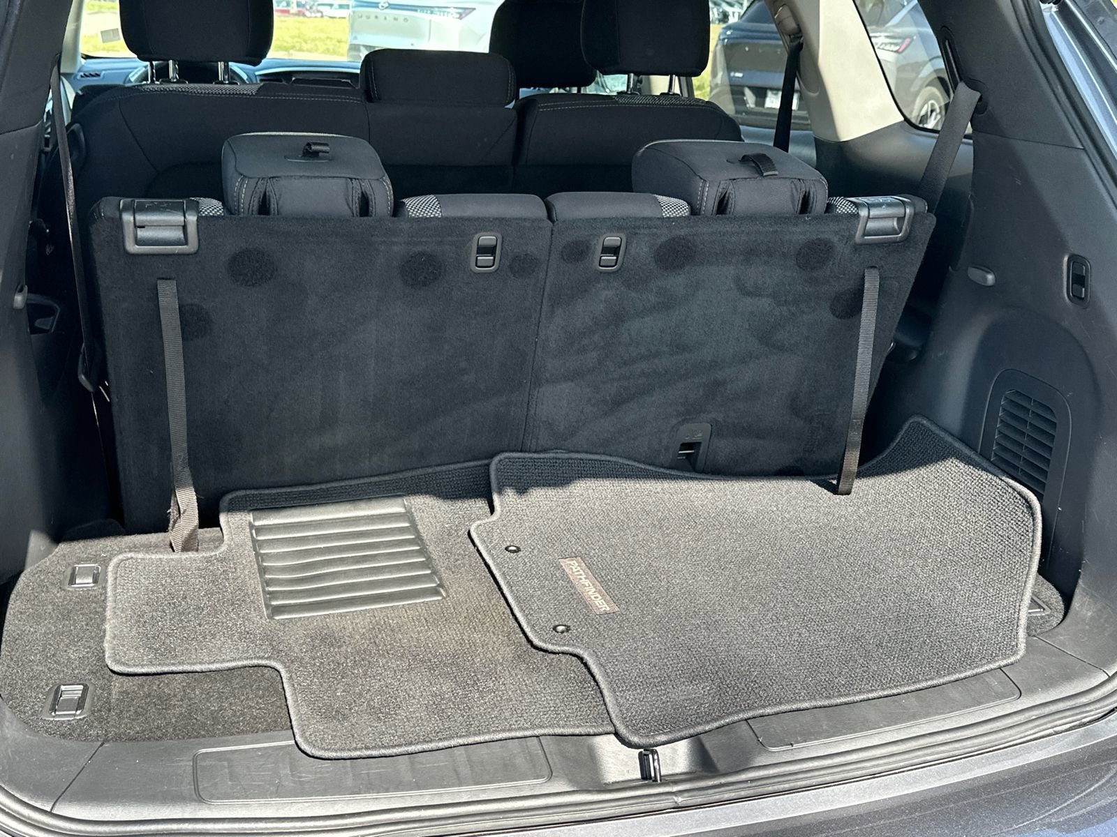 Used 2017 Nissan Pathfinder SV w/ SV Tech Package image 17