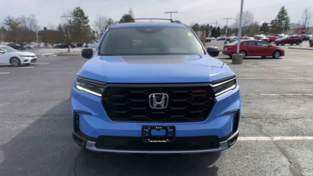 New 2025 Honda Pilot TrailSport image 3