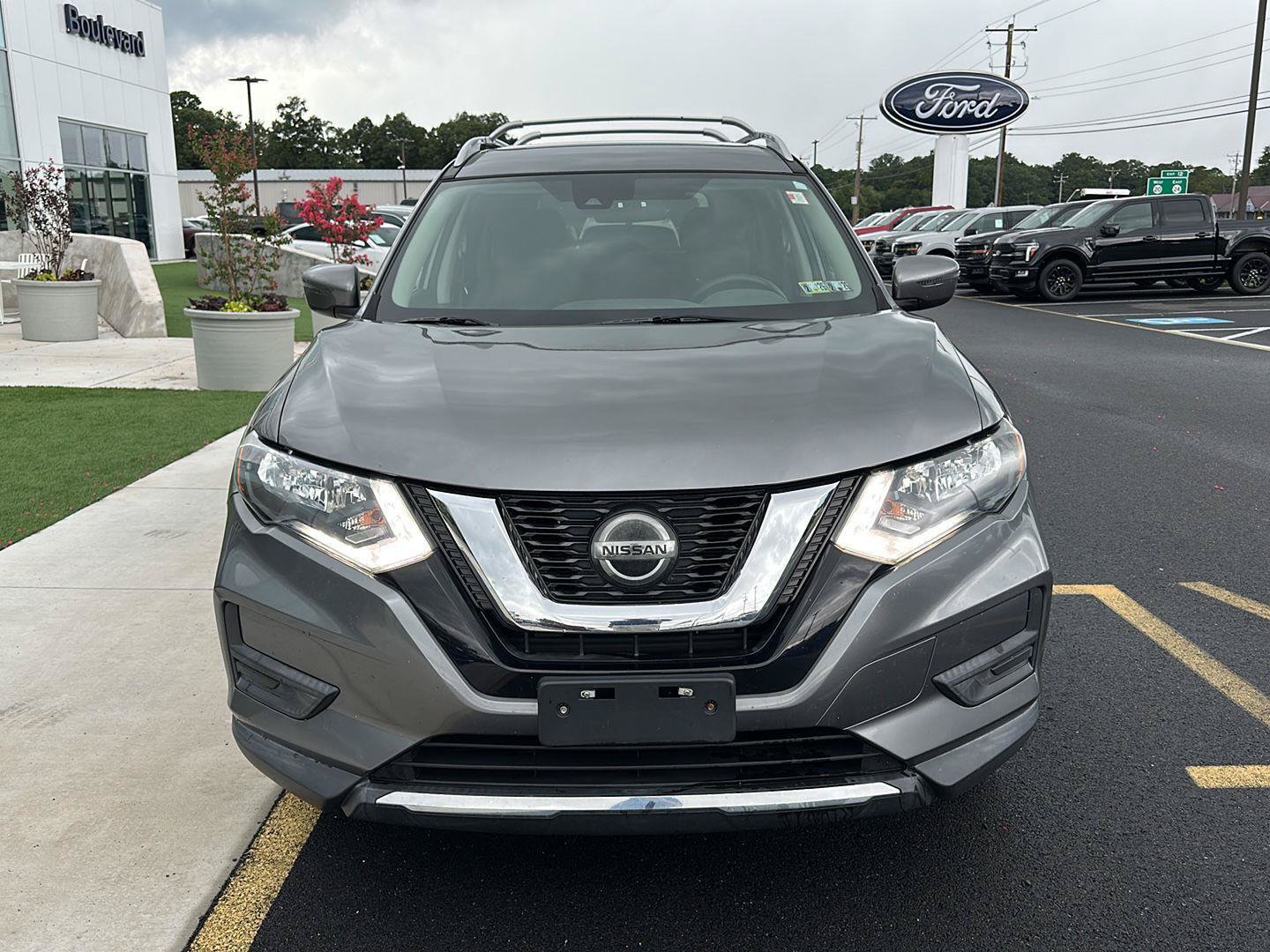 Used 2020 Nissan Rogue S w/ Special Edition Package AWD/4WD image 2